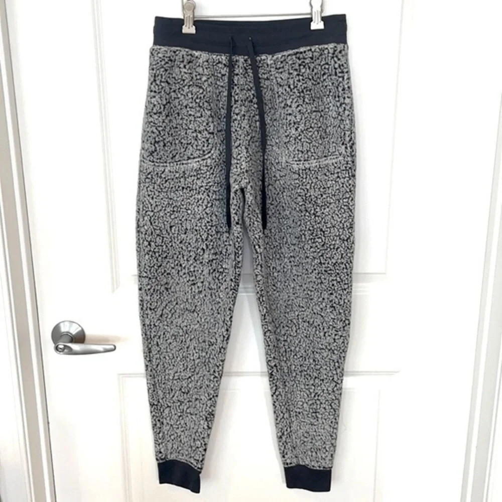SECRET TREASURES | Youth Small (4-6) Light Gray Chunky Fleece Sweatpants
